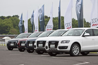 「Q5」がズラリ。2.0と3.2の一番大きな識別ポイントはホイールで、前者が6スポークの18インチ、後者が10スポークの19インチとなっている。オプションで5スポークの20インチも選べる。