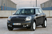 「MINIクロスオーバー」日本デビューは来春の画像