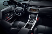 「レンジローバー イヴォーク」に赤と黒のコントラストが特徴の限定車の画像