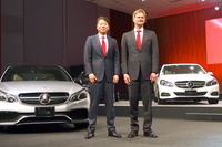 メルセデス・ベンツ日本の上野金太郎社長（左）とマーク・ボデルケ副社長（右）。