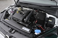 1.2リッターエンジンは105psを発生する。JC08モード燃費は21.0km/リッター。