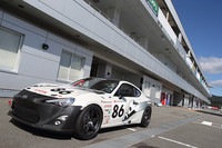 トヨタ車内の「自動車同好会」によるN1レース仕様の「86」。この車両でマカオグランプリに参戦予定。