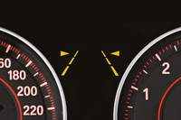 レーンディパーチャーウォーニング（車線逸脱警告システム）
    