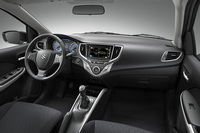 スズキの新型コンパクト、バレーノがデビュー【フランクフルトショー2015】の画像