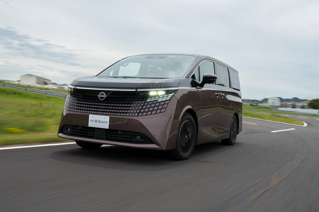 マセラティが日本特別限定車「グレカーレ トロフェオ“ネロ イン