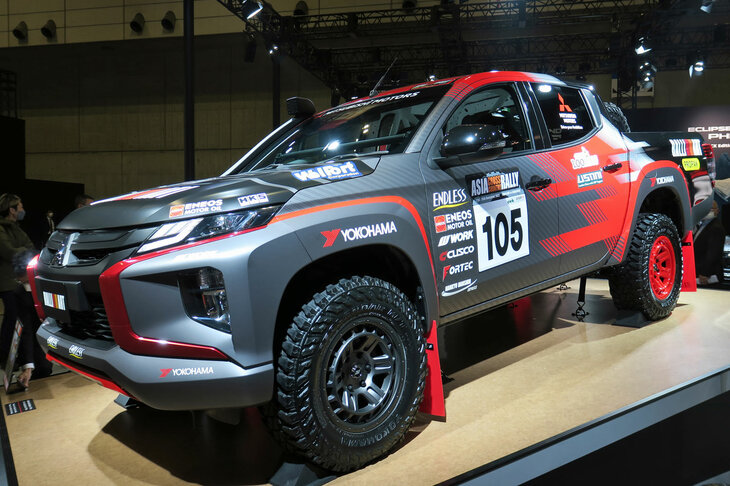 三菱トライトン ラリーカー“アジアクロスカントリーラリー参戦車”（レプリカ）