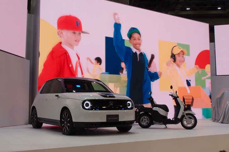 今回のホンダブースでは、二輪車、四輪車の電動モビリティー製品や、エネルギーマネジメント技術を含む独自の高効率電動化技術が紹介された。