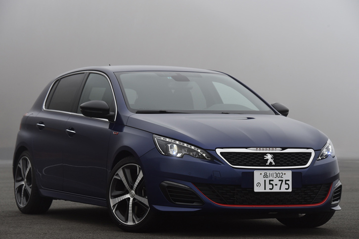 「308 GTi by PEUGEOT SPORT」には、エンジンの出力や足まわりの仕様の違いなどにより、2種類のモデルが存在する。写真は250ps仕様。