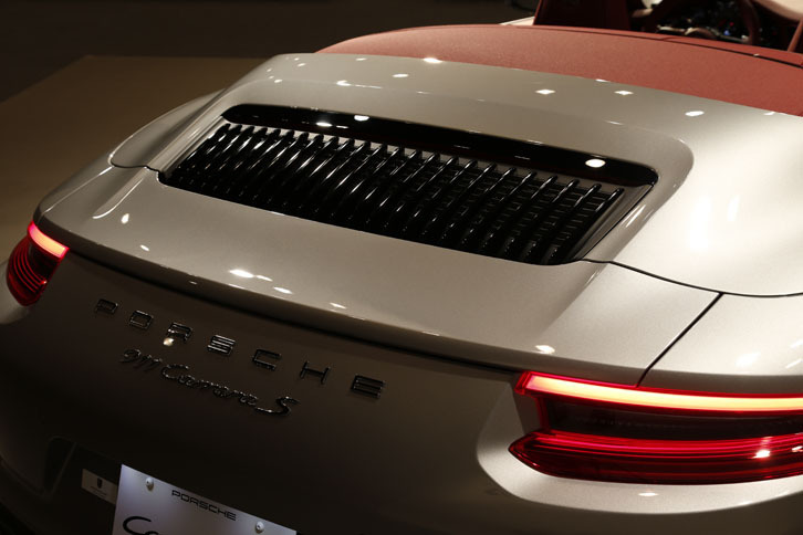 ポルシェ911カレラSカブリオレ（7AT）