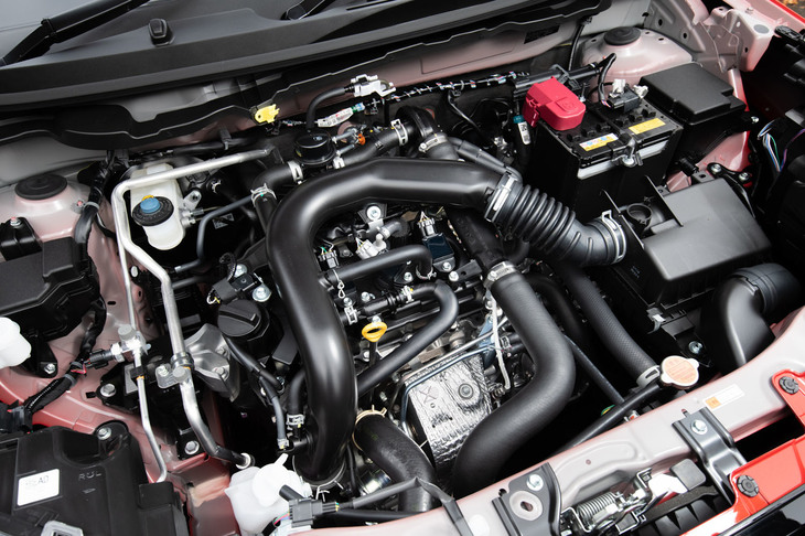 エンジンは最高出力98PSの1リッター直3ターボ。既出のコンパクトハイトワゴン「トール」のターボ車と基本的に同じものだ。