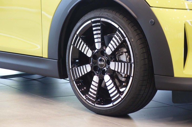 MINIクーパーS コンバーチブル（フロントホイール）