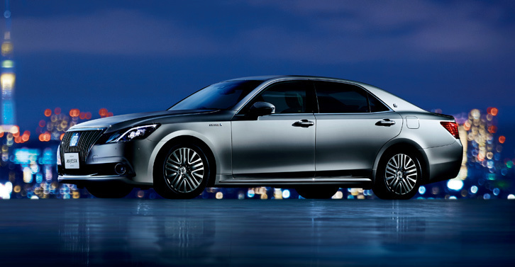 「クラウン マジェスタ“Fバージョン・J-FRONTIER”」