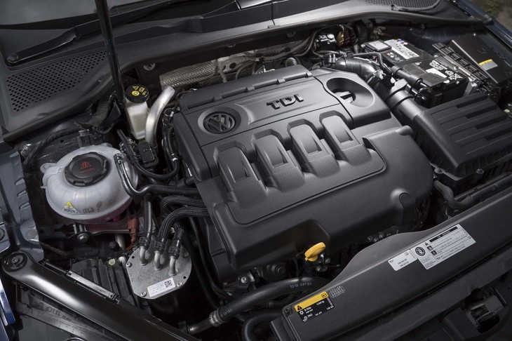 「ゴルフTDI」に搭載されるEA288型2リッター直4ディーゼルターボエンジンは最高出力150PSと最大トルク340N・mを発生。型式名は同じでも「パサート」などに積まれるものよりもスペックは控えめ。