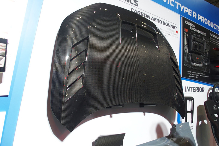 ホンダブース内に設けられた無限の展示アイテム。