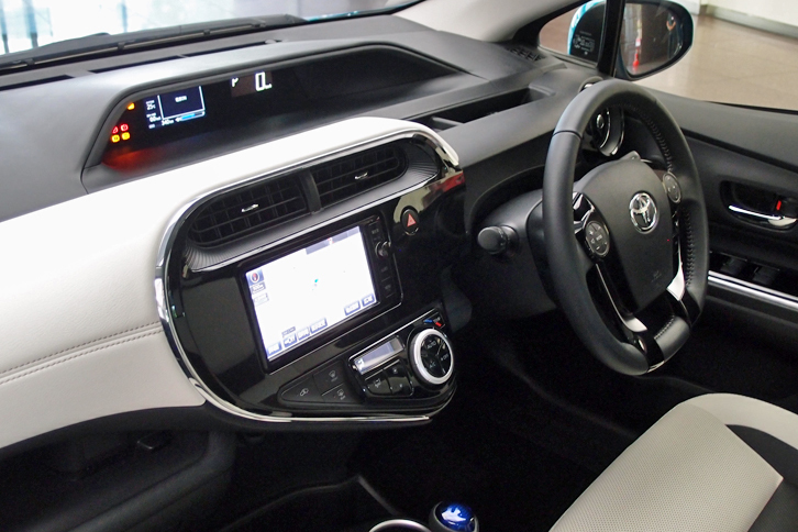 アクア クロスオーバー（インテリア）