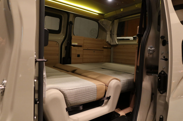 日産NV200バネットMYROOM（インテリア＜ベッドルームモード時＞）