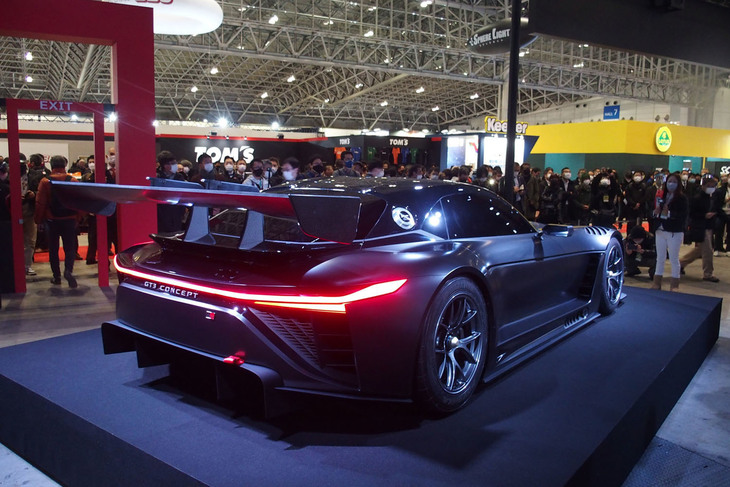 「GR GT3コンセプト」のリアビュー。3年半前の写真ではあるが、そのシルエットは見れば見るほど「トヨタGTレーシング コンセプト」によく似ている。