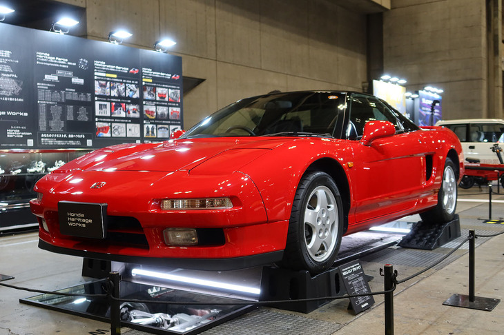 ホンダNSX（ヘリテージサービス説明用の展示車両）