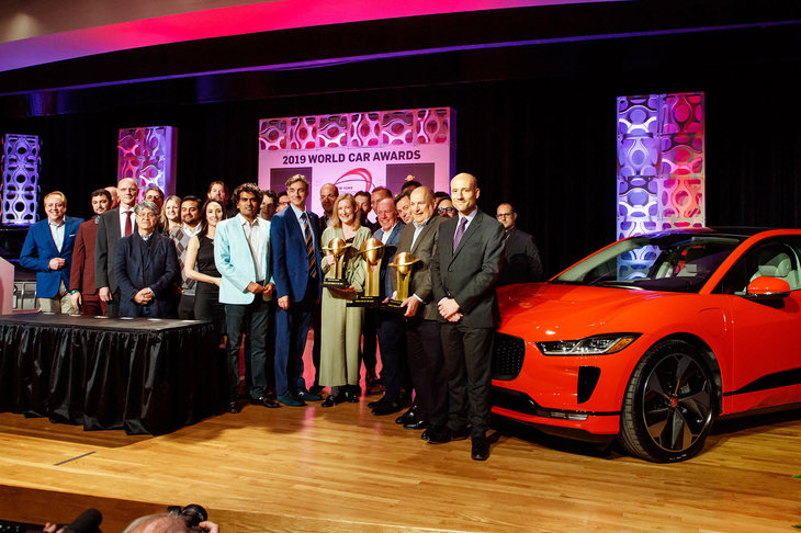 「I-PACE」はその先進性と斬新なスタイリングから、世界中の名だたる賞を獲得。“美”と“先鋭”を追求するジャガーのクルマづくりは、これからも続いていく。