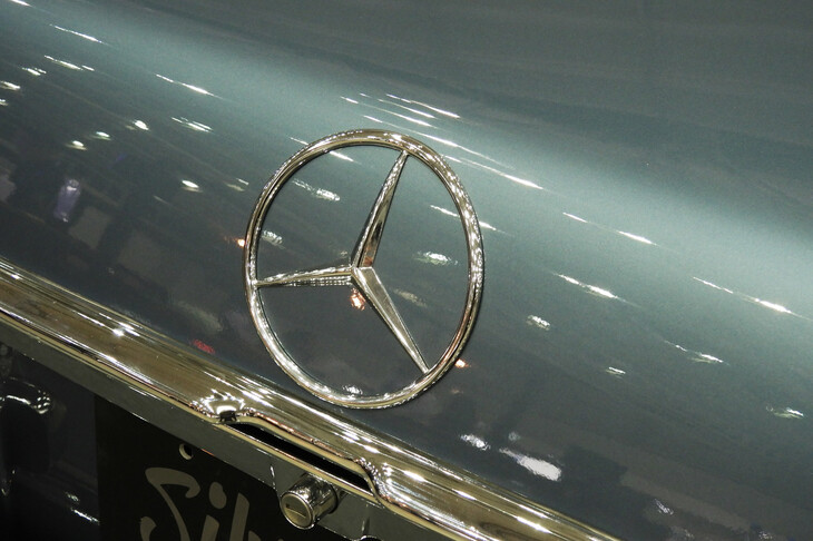 メルセデス・ベンツ450SEL6.9（1979年）／Silver Star