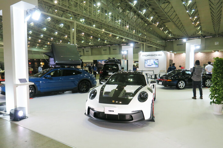 ポルシェの展示ブースの様子。