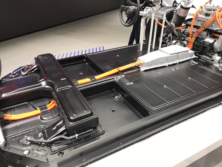 ポルシェ・タイカン ターボ