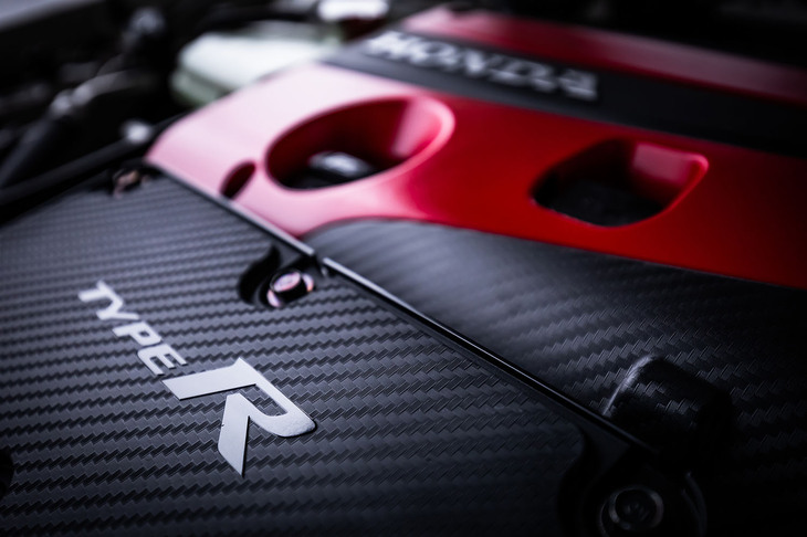 新型「シビック タイプR」の最終開発車両は、鈴鹿サーキット国際レーシングコースでの走行テストにおいて、FF車最速となる2分23秒120のラップタイムを記録している。