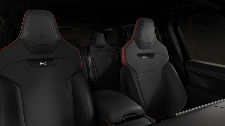 「テイア」のインテリア。