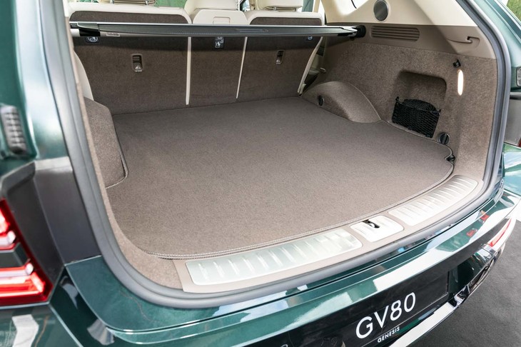 ジェネシスGV80（ラゲッジスペース）