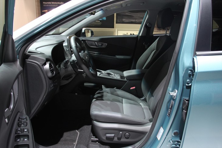 ヒュンダイ・コナ エレクトリック（フロントシート）