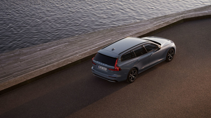 V60アルティメットB4ダークエディション