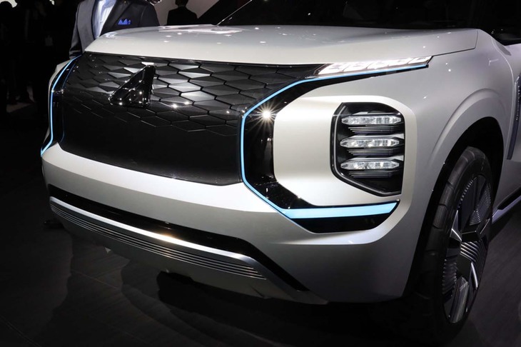 三菱エンゲルベルク ツアラー（フロントまわり）