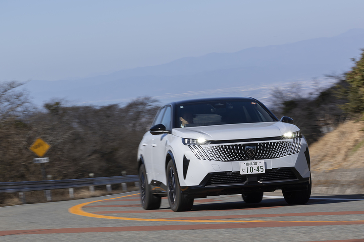 プジョーE-3008 GTアルカンターラパッケージ