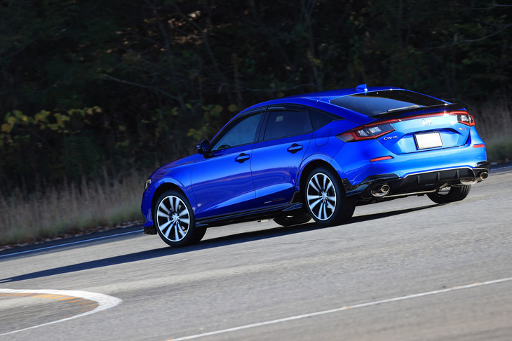 2022年にはハイブリッド車や「タイプR」もラインナップされる新型「シビック」。無限も「タイプごとにいろいろな用品を提供していきたい」と語っていた。