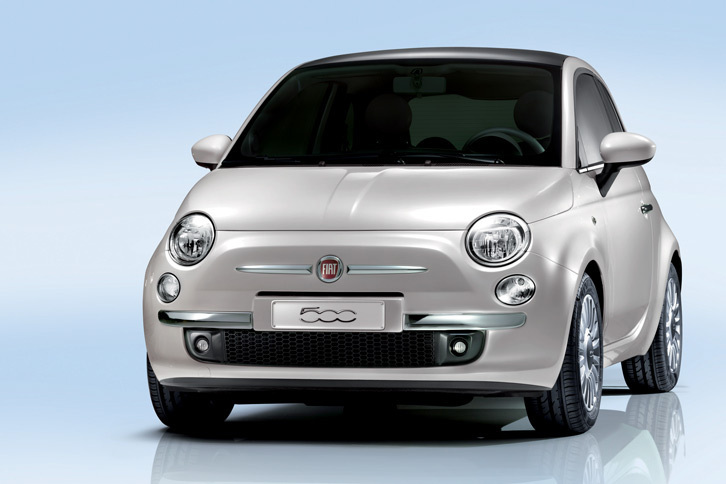 2007年に登場した3代目「フィアット500」。
