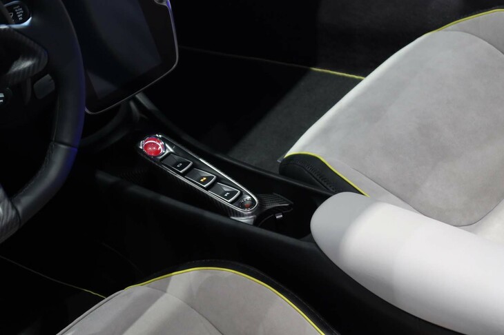 マクラーレン・アルトゥーラ スパイダー（シフトセレクター）