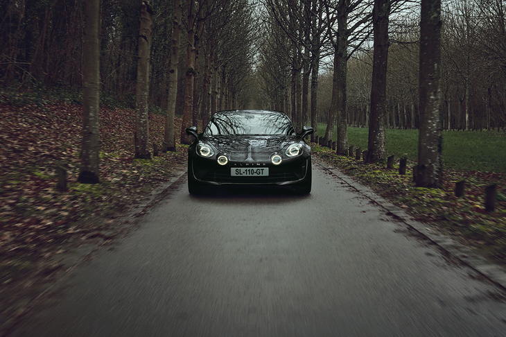 申し込み受け付けは2020年6月5日の11時にスタートする。こちらのボディーカラーは「ノワールプロフォンメタリック」。