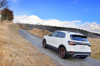 「TSI 1stプラス」には、全車速追従機能付きのアダプティブクルーズコントロールシステムや、駐車支援システム、プリクラッシュブレーキシステムなどの先進安全装備も標準装備されている。