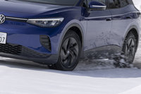 シャーベット状の雪も余裕でクリア。このパフォーマンスを後輪駆動の「ID.4」で発揮しているというところにコンチネンタルタイヤの高い技術力を感じる。