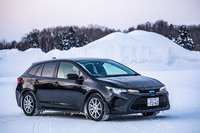 205/55R16サイズの「アイスガード7」を「トヨタ・カローラ ツーリング」の4WD車に装着。今回は北海道・旭川の市街と大雪山に向かう山岳ルートで試走を行った。