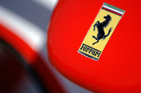 “跳ね馬”のシンボルは、イタリア空軍のエースパイロット、フランチェスコ・バラッカが機体に描いていたマークに由来する。