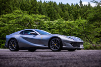 フェラーリ812GTS