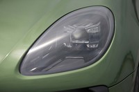 他のポルシェ車にも見られる4灯式LEDヘッドランプも最新型の特徴となっている。
