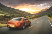 ベントレーの高性能サルーン「フライングスパー スピード」登場の画像