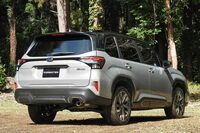 「RAV4」も「フォレスター」（写真）も最新世代は6代目で、ともに約30年の歴史を持つ。銘柄としては、日本が誇る伝統と信頼のSUVといえる。