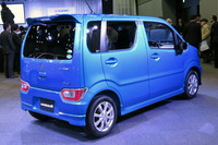 「ワゴンR ハイブリッドFZ」のリアビュー。