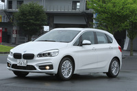 BMW 218dアクティブツアラー ラグジュアリー