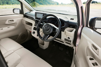 「スバル・ステラG スマートアシスト」のインテリア。