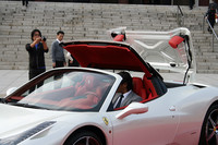 ルーフはアルミのリトラクタブルタイプ。開閉にかかる時間はそれぞれ約14秒と発表されている。