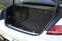 トランクルームの容量は、400リッター。